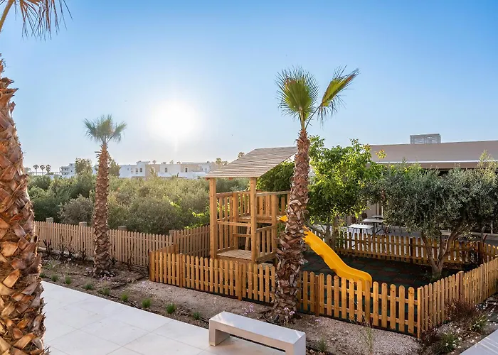 Time To Smile Saline فندق