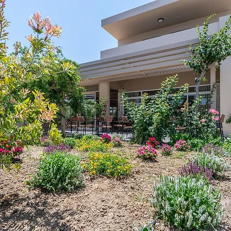 Time To Smile Saline Hotel